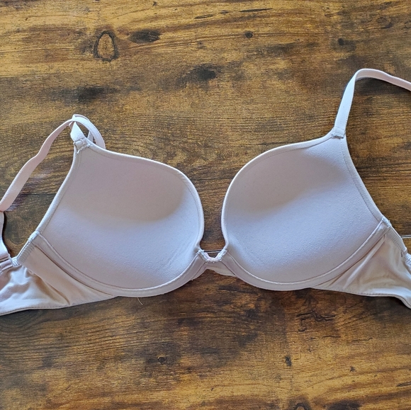 Betsey Johnson 30DD bra - Picture 2 of 3